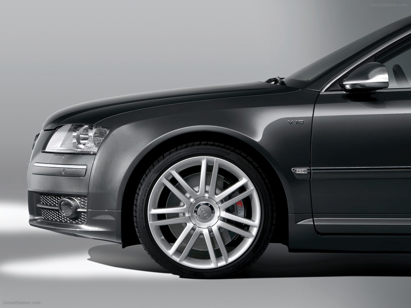 Audi S8 (2005)